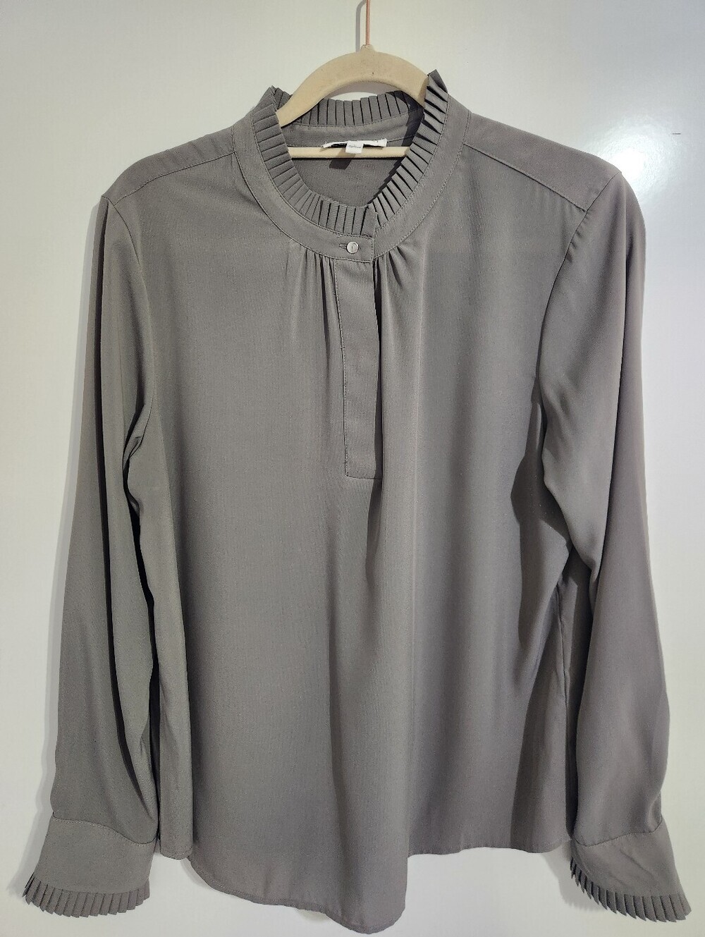 Calvin Klein Gray Pleated Collar Blouse, Size Large